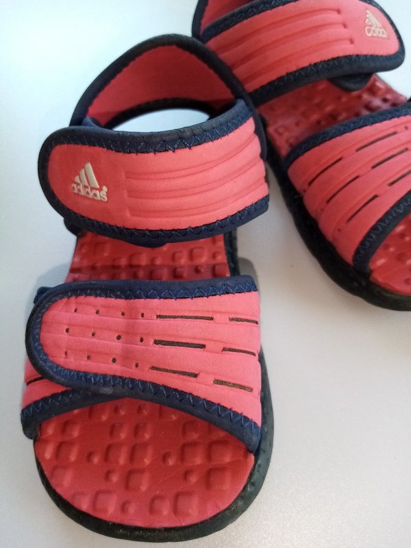 Adidas   Sandaletten  Gr.22